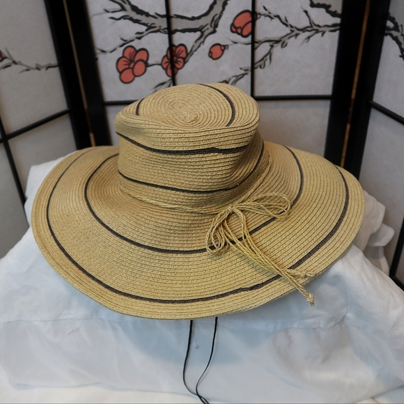 Coolibar Beige Tan Wide Brim Straw Sun Hat With Chin Cord - Picture 1 of 9
